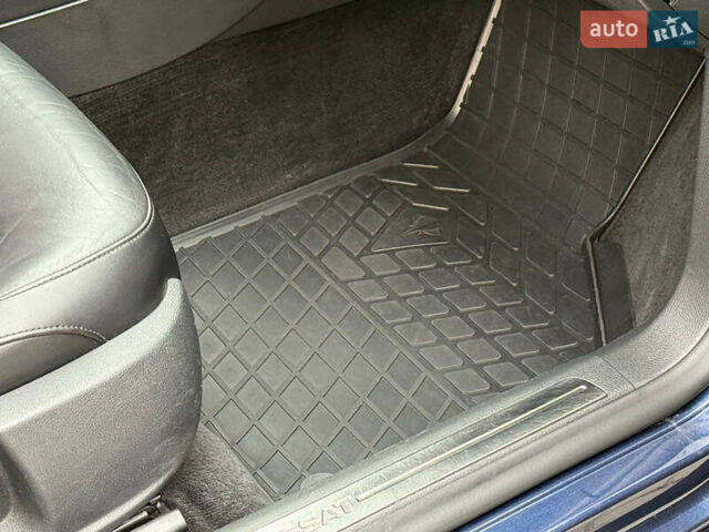 Синий Фольксваген Пассат, объемом двигателя 2 л и пробегом 263 тыс. км за 11690 $, фото 24 на Automoto.ua