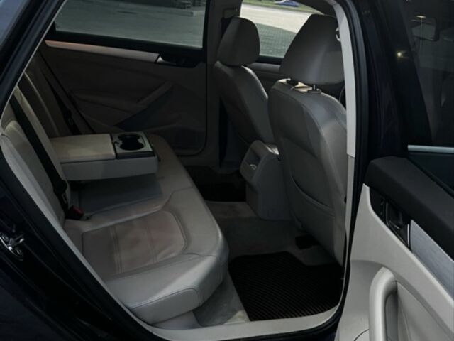 Синий Фольксваген Пассат, объемом двигателя 2.5 л и пробегом 213 тыс. км за 8800 $, фото 5 на Automoto.ua