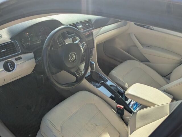 Синий Фольксваген Пассат, объемом двигателя 2.5 л и пробегом 258 тыс. км за 8500 $, фото 7 на Automoto.ua