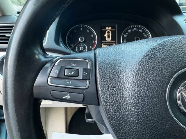 Синий Фольксваген Пассат, объемом двигателя 2.5 л и пробегом 330 тыс. км за 6790 $, фото 13 на Automoto.ua