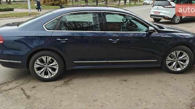 Синий Фольксваген Пассат, объемом двигателя 2 л и пробегом 239 тыс. км за 12200 $, фото 2 на Automoto.ua