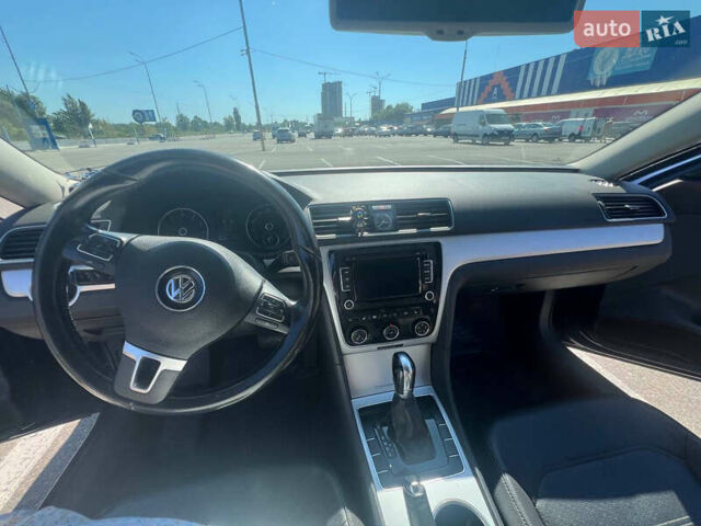 Синий Фольксваген Пассат, объемом двигателя 2.5 л и пробегом 200 тыс. км за 10000 $, фото 16 на Automoto.ua