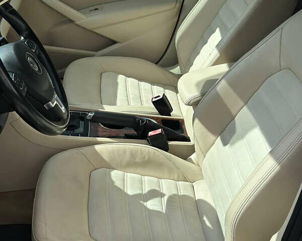 Синій Фольксваген Пассат, об'ємом двигуна 1.97 л та пробігом 247 тис. км за 11000 $, фото 6 на Automoto.ua