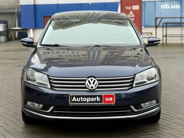 Синий Фольксваген Пассат, объемом двигателя 2 л и пробегом 263 тыс. км за 11690 $, фото 1 на Automoto.ua