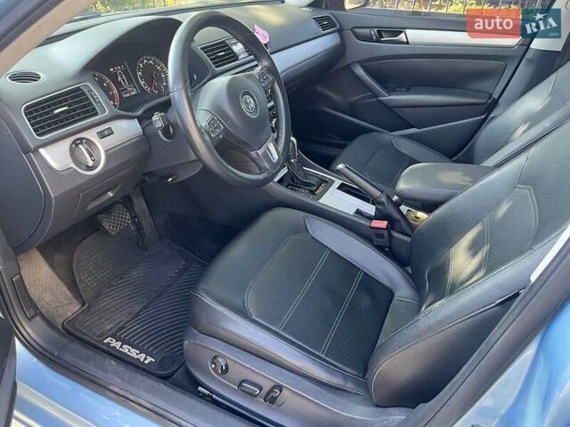 Синій Фольксваген Пассат, об'ємом двигуна 2.48 л та пробігом 180 тис. км за 10000 $, фото 6 на Automoto.ua