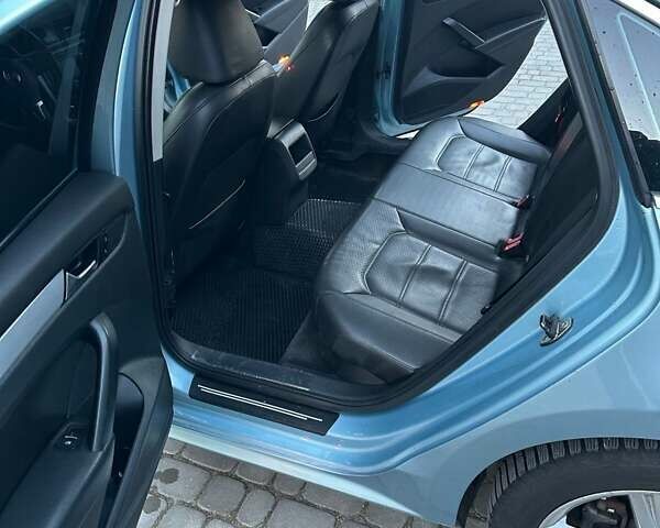 Синий Фольксваген Пассат, объемом двигателя 2.5 л и пробегом 260 тыс. км за 9700 $, фото 15 на Automoto.ua