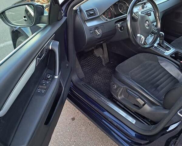 Синий Фольксваген Пассат, объемом двигателя 1.8 л и пробегом 150 тыс. км за 10500 $, фото 10 на Automoto.ua