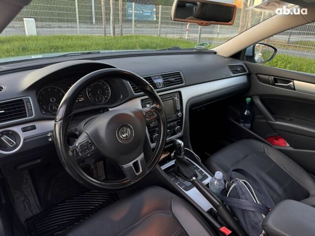 Синий Фольксваген Пассат, объемом двигателя 2.5 л и пробегом 207 тыс. км за 8800 $, фото 1 на Automoto.ua