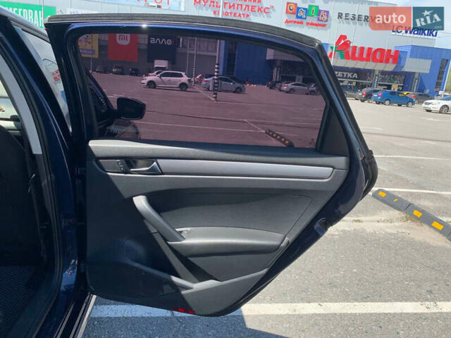 Синий Фольксваген Пассат, объемом двигателя 2.48 л и пробегом 232 тыс. км за 9200 $, фото 20 на Automoto.ua