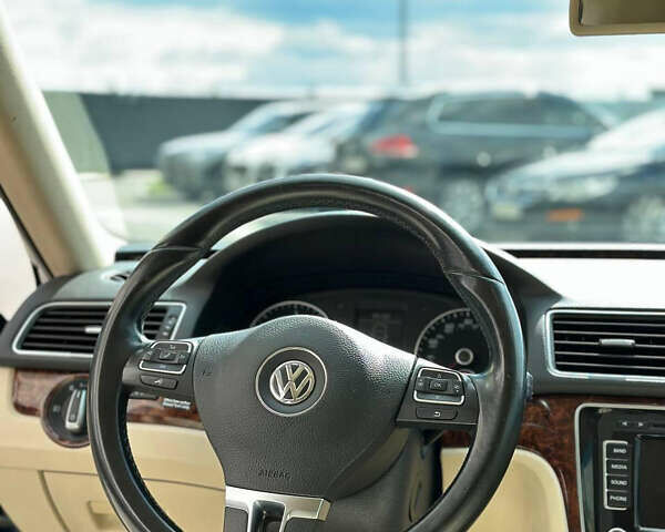 Синій Фольксваген Пассат, об'ємом двигуна 1.97 л та пробігом 247 тис. км за 11000 $, фото 5 на Automoto.ua