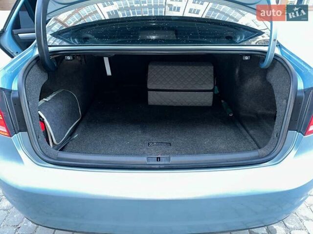 Синий Фольксваген Пассат, объемом двигателя 2.5 л и пробегом 260 тыс. км за 9700 $, фото 17 на Automoto.ua