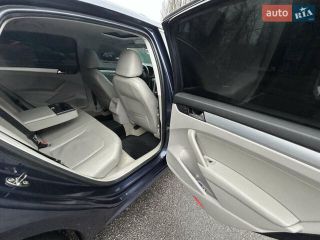 Синий Фольксваген Пассат, объемом двигателя 2 л и пробегом 262 тыс. км за 12000 $, фото 39 на Automoto.ua