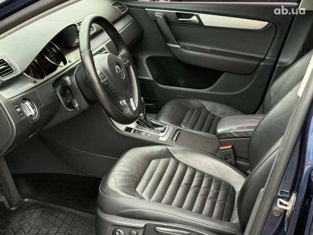 Синий Фольксваген Пассат, объемом двигателя 2 л и пробегом 263 тыс. км за 11690 $, фото 9 на Automoto.ua