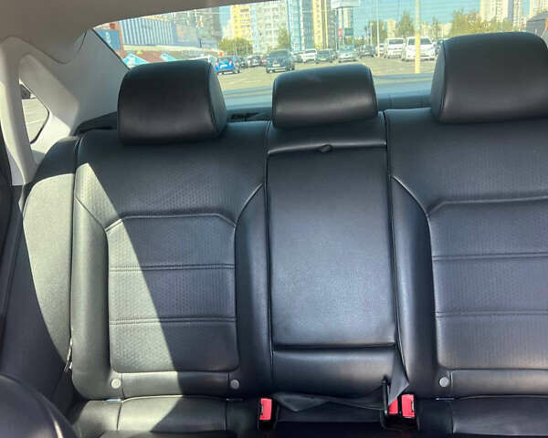 Синий Фольксваген Пассат, объемом двигателя 2.5 л и пробегом 200 тыс. км за 10000 $, фото 17 на Automoto.ua