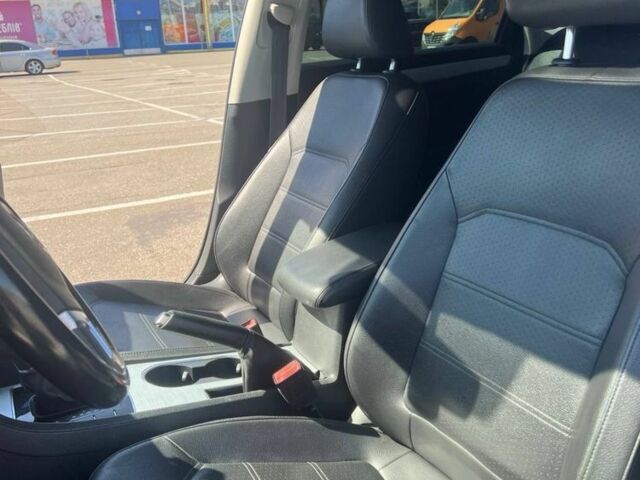 Фольксваген Пассат 2012 в Киеве на Automoto.ua Синий Фольксваген Пассат, объемом двигателя 2.5 л и пробегом 203 тыс. км за 9900 $, фото 10 на Automoto.ua