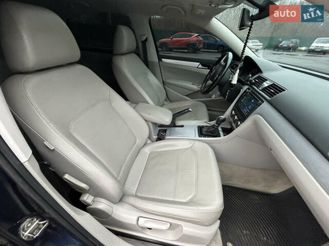 Синий Фольксваген Пассат, объемом двигателя 2 л и пробегом 262 тыс. км за 12000 $, фото 44 на Automoto.ua