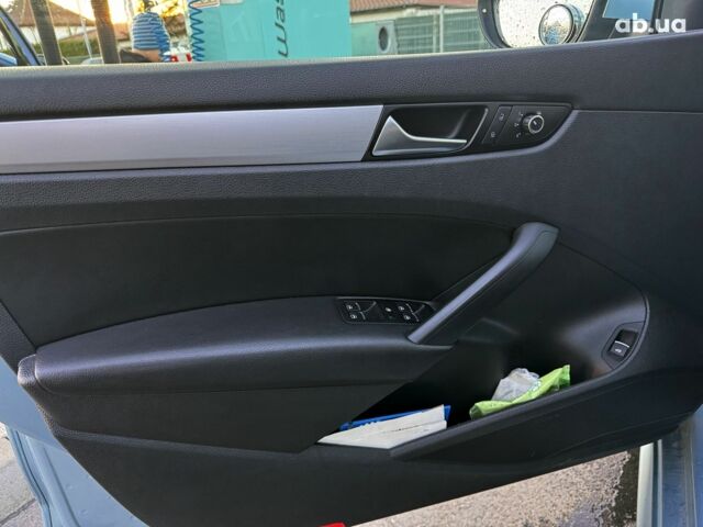 Синий Фольксваген Пассат, объемом двигателя 2.5 л и пробегом 207 тыс. км за 8800 $, фото 7 на Automoto.ua