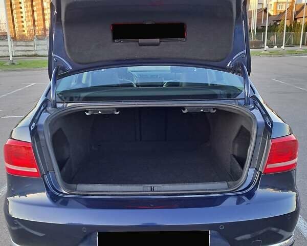 Синий Фольксваген Пассат, объемом двигателя 1.8 л и пробегом 150 тыс. км за 10500 $, фото 19 на Automoto.ua