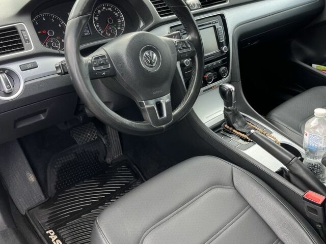 Синий Фольксваген Пассат, объемом двигателя 2.5 л и пробегом 300 тыс. км за 7500 $, фото 14 на Automoto.ua