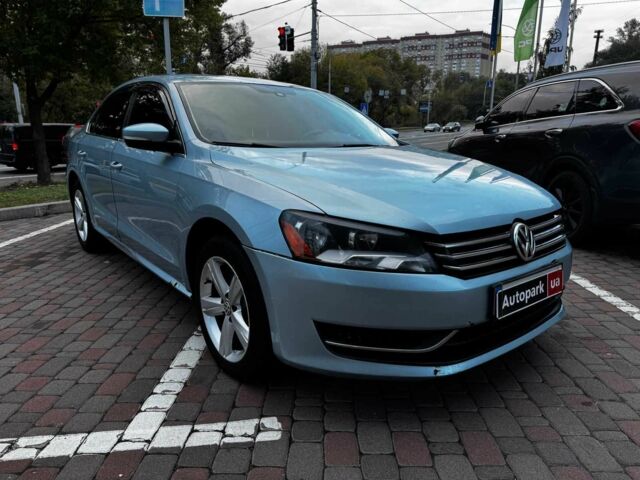 Синий Фольксваген Пассат, объемом двигателя 2.5 л и пробегом 330 тыс. км за 6790 $, фото 2 на Automoto.ua