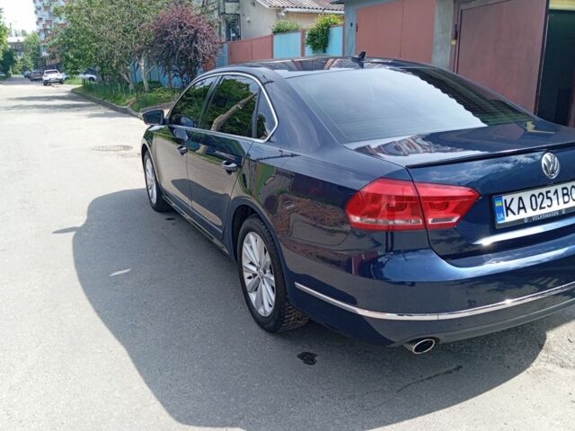 Синий Фольксваген Пассат, объемом двигателя 2.5 л и пробегом 300 тыс. км за 9000 $, фото 2 на Automoto.ua