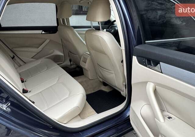 Синий Фольксваген Пассат, объемом двигателя 2.5 л и пробегом 271 тыс. км за 10200 $, фото 17 на Automoto.ua