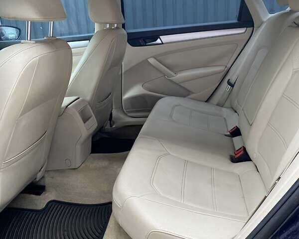 Синій Фольксваген Пассат, об'ємом двигуна 2.5 л та пробігом 341 тис. км за 9000 $, фото 10 на Automoto.ua