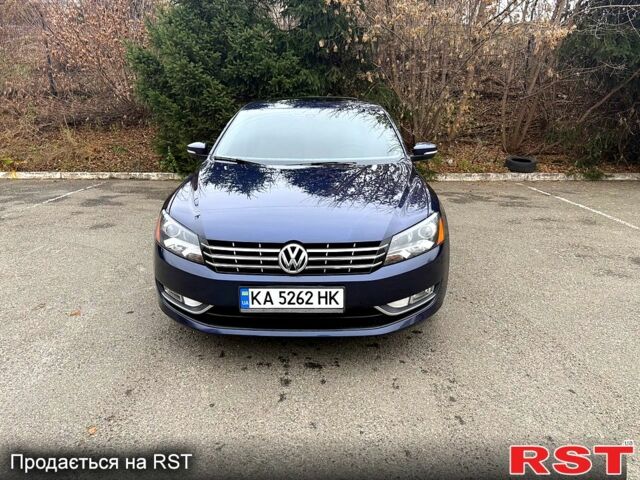Синий Фольксваген Пассат, объемом двигателя 2.5 л и пробегом 127 тыс. км за 11900 $, фото 1 на Automoto.ua