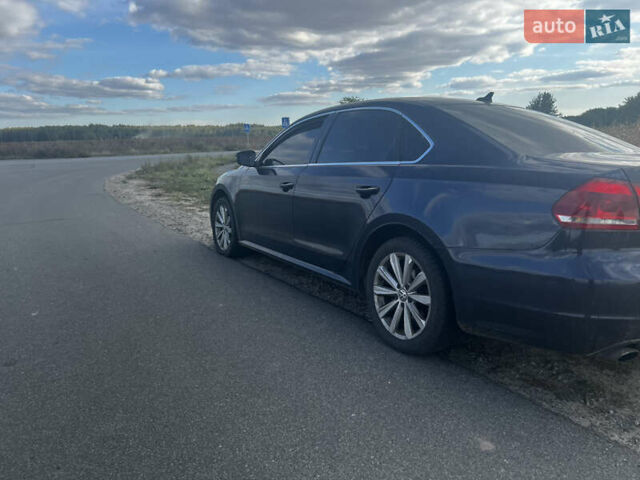 Синій Фольксваген Пассат, об'ємом двигуна 2 л та пробігом 221 тис. км за 8900 $, фото 5 на Automoto.ua