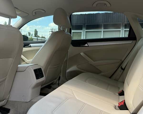 Синій Фольксваген Пассат, об'ємом двигуна 2.48 л та пробігом 237 тис. км за 9000 $, фото 15 на Automoto.ua