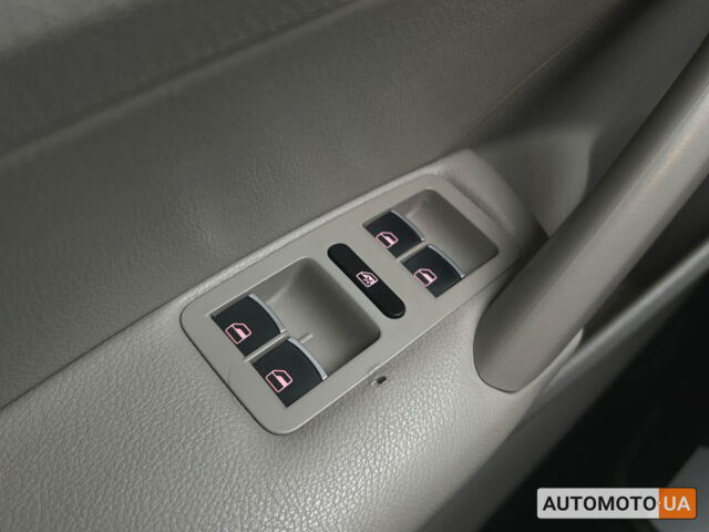 Синий Фольксваген Пассат, объемом двигателя 2 л и пробегом 194 тыс. км за 11999 $, фото 13 на Automoto.ua