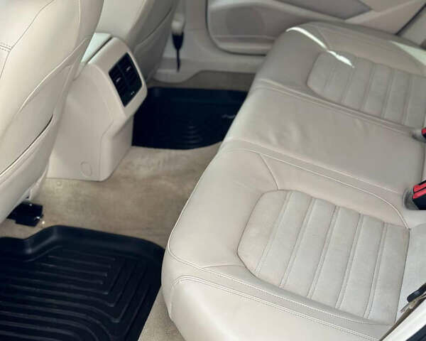 Синій Фольксваген Пассат, об'ємом двигуна 1.97 л та пробігом 247 тис. км за 11000 $, фото 8 на Automoto.ua