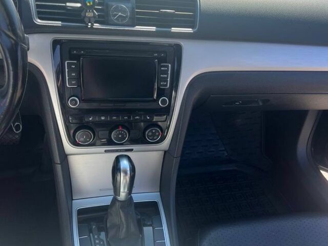 Фольксваген Пассат 2012 в Киеве на Automoto.ua Синий Фольксваген Пассат, объемом двигателя 2.5 л и пробегом 203 тыс. км за 9900 $, фото 16 на Automoto.ua