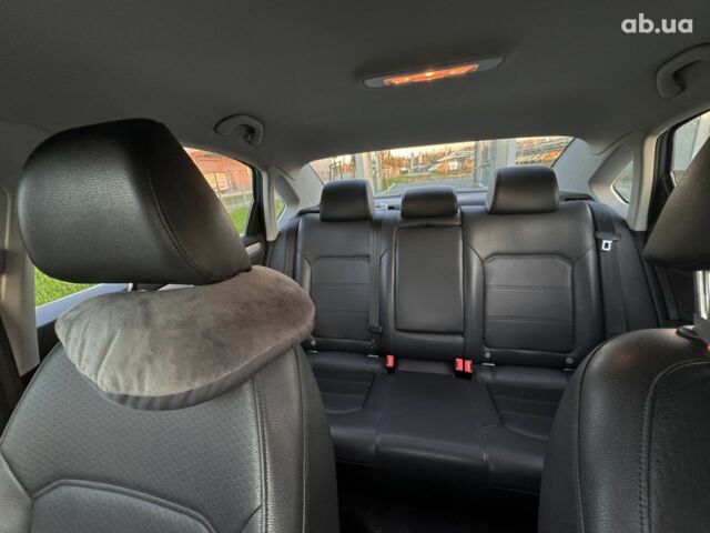 Синий Фольксваген Пассат, объемом двигателя 2.5 л и пробегом 207 тыс. км за 8800 $, фото 9 на Automoto.ua