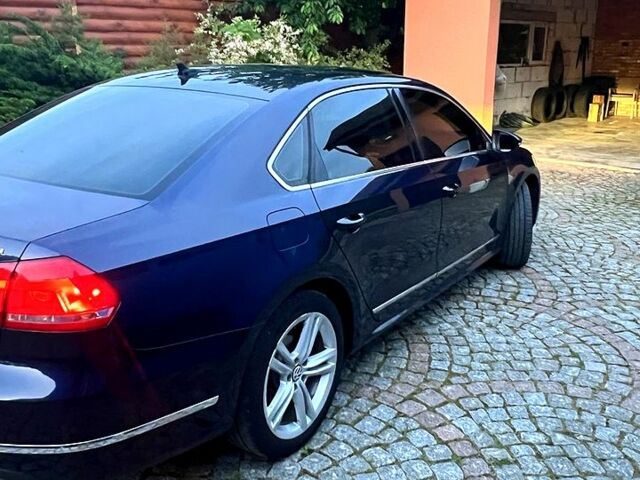 Синий Фольксваген Пассат, объемом двигателя 2 л и пробегом 260 тыс. км за 13600 $, фото 3 на Automoto.ua