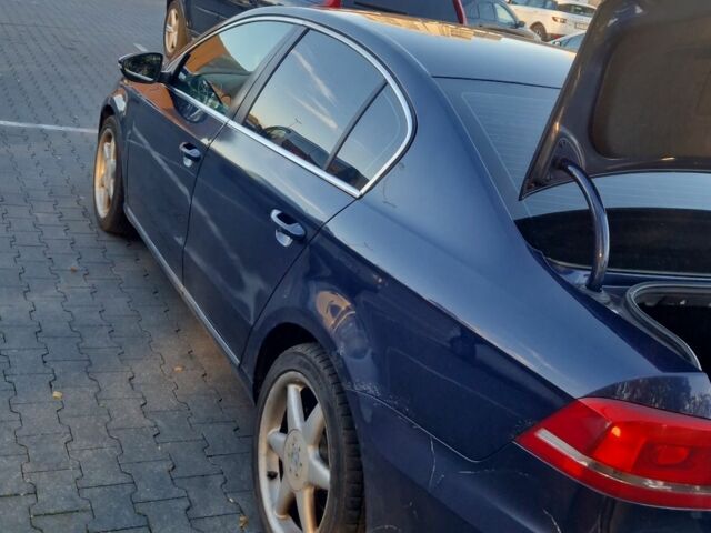 Синій Фольксваген Пассат, об'ємом двигуна 2 л та пробігом 320 тис. км за 4500 $, фото 5 на Automoto.ua