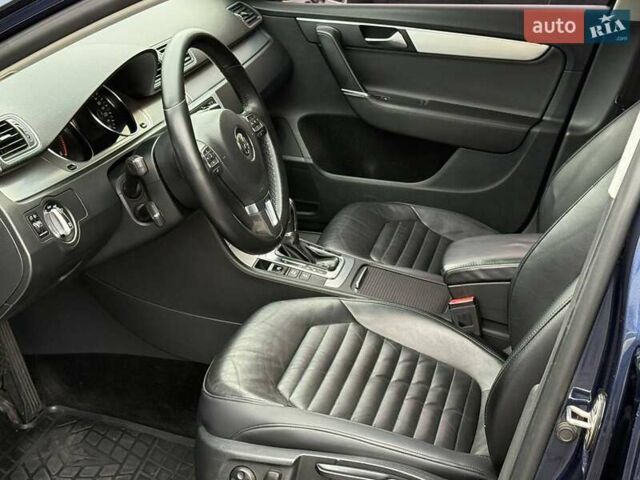 Синий Фольксваген Пассат, объемом двигателя 2 л и пробегом 263 тыс. км за 11690 $, фото 9 на Automoto.ua