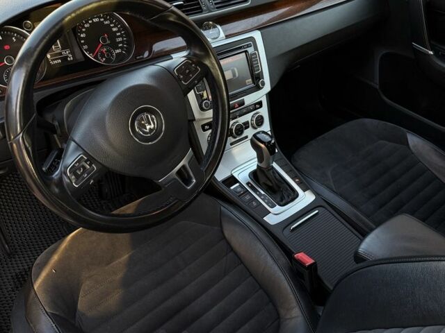 Синий Фольксваген Пассат, объемом двигателя 2 л и пробегом 253 тыс. км за 11200 $, фото 5 на Automoto.ua