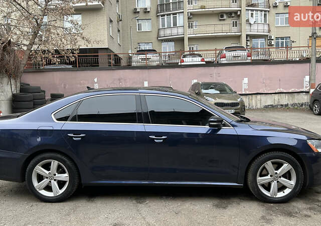 Синий Фольксваген Пассат, объемом двигателя 2.5 л и пробегом 327 тыс. км за 8900 $, фото 6 на Automoto.ua