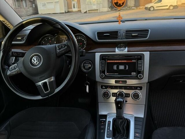 Синий Фольксваген Пассат, объемом двигателя 2 л и пробегом 253 тыс. км за 11200 $, фото 2 на Automoto.ua