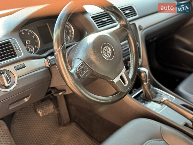 Синий Фольксваген Пассат, объемом двигателя 1.8 л и пробегом 221 тыс. км за 9500 $, фото 8 на Automoto.ua