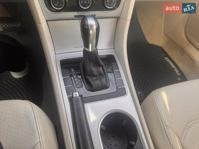 Фольксваген Пассат 2013 в Одессе на Automoto.ua Синий Фольксваген Пассат, объемом двигателя 2 л и пробегом 226 тыс. км за 10700 $, фото 13 на Automoto.ua