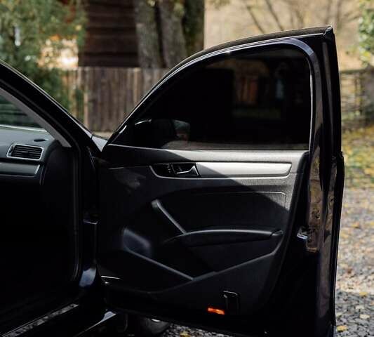 Синий Фольксваген Пассат, объемом двигателя 2.5 л и пробегом 170 тыс. км за 10700 $, фото 18 на Automoto.ua