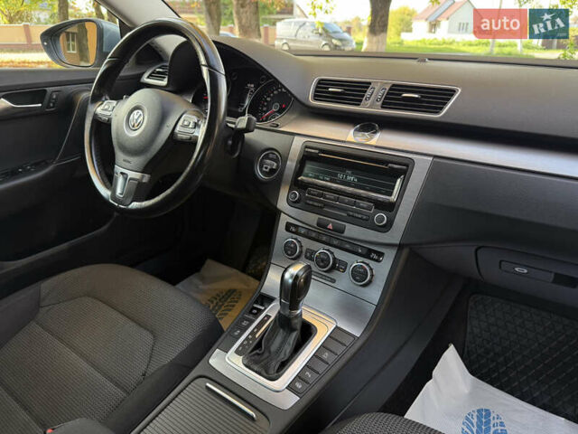 Синий Фольксваген Пассат, объемом двигателя 1.6 л и пробегом 266 тыс. км за 11000 $, фото 24 на Automoto.ua