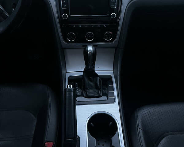 Синий Фольксваген Пассат, объемом двигателя 2.48 л и пробегом 224 тыс. км за 9000 $, фото 14 на Automoto.ua