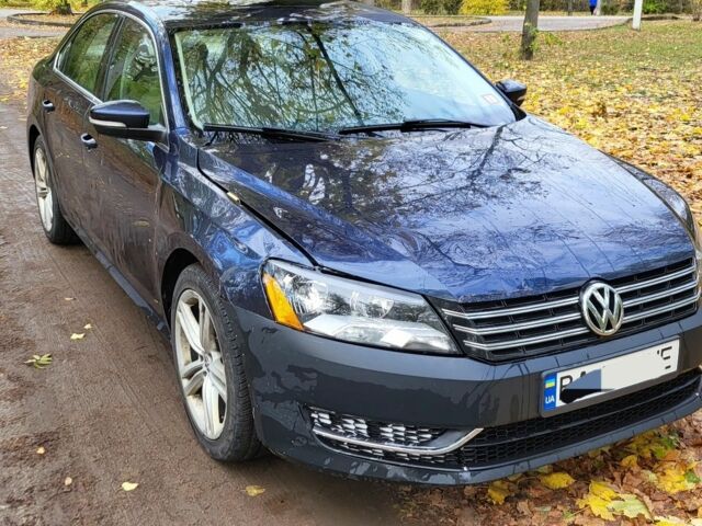 Синий Фольксваген Пассат, объемом двигателя 0 л и пробегом 175 тыс. км за 7500 $, фото 2 на Automoto.ua