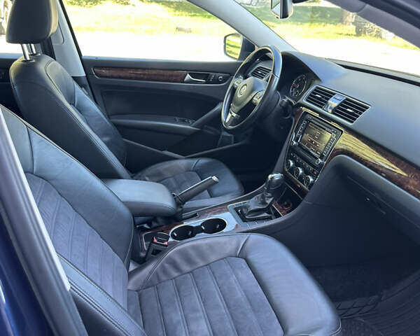 Синий Фольксваген Пассат, объемом двигателя 2 л и пробегом 98 тыс. км за 14400 $, фото 25 на Automoto.ua