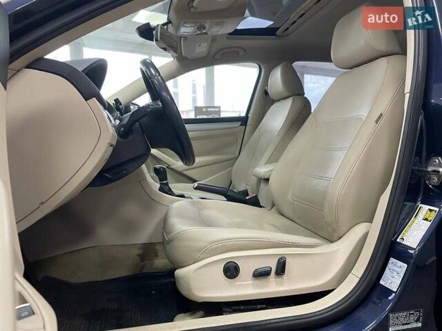 Синий Фольксваген Пассат, объемом двигателя 2.48 л и пробегом 278 тыс. км за 9490 $, фото 29 на Automoto.ua