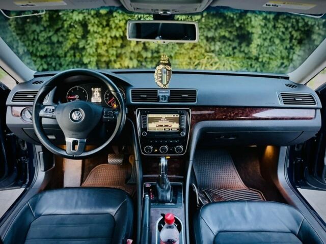 Синий Фольксваген Пассат, объемом двигателя 2 л и пробегом 213 тыс. км за 13000 $, фото 2 на Automoto.ua