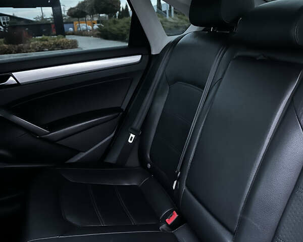 Синий Фольксваген Пассат, объемом двигателя 2.48 л и пробегом 224 тыс. км за 9000 $, фото 10 на Automoto.ua